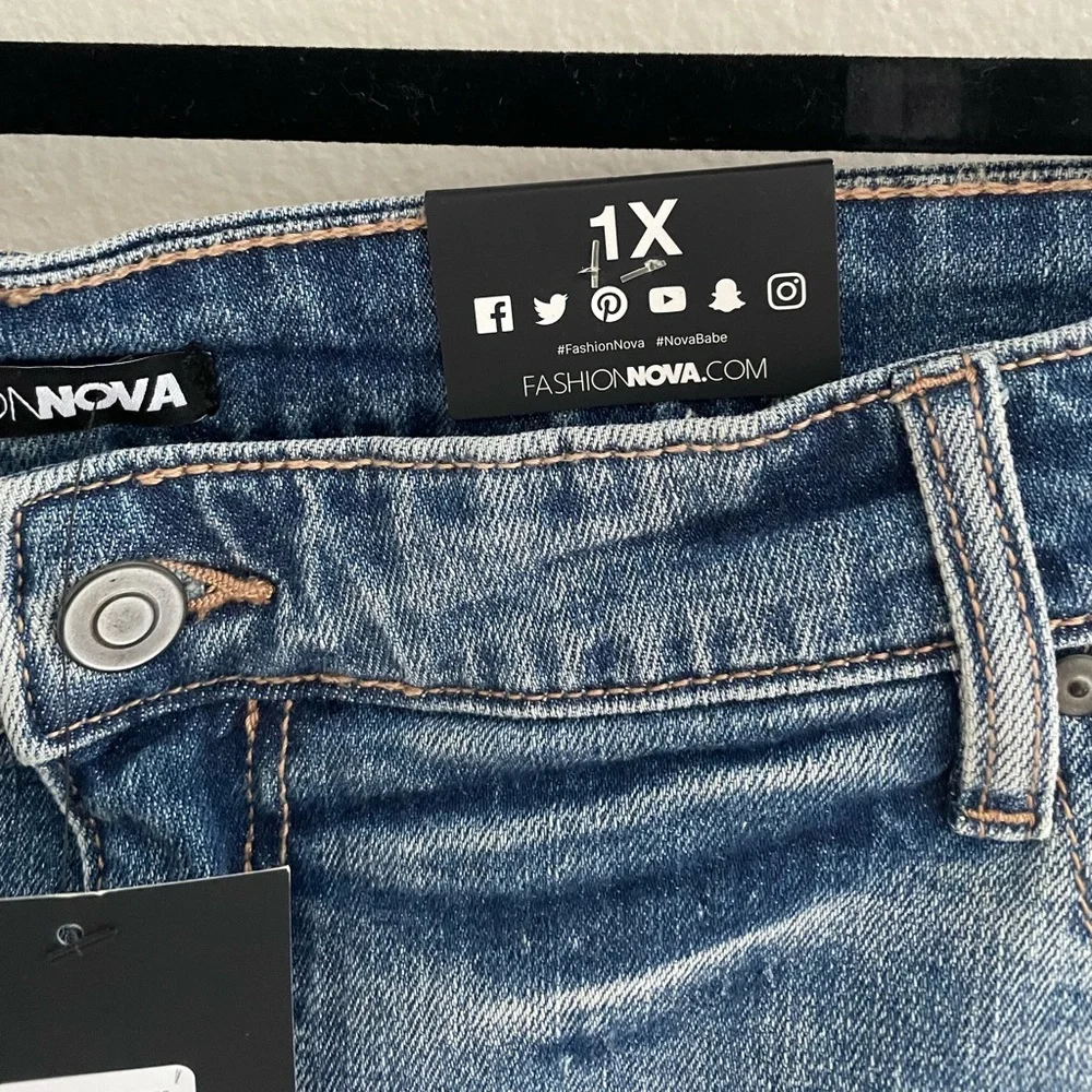 Plus High Rise Mom Jeans - Picture 3 of 5